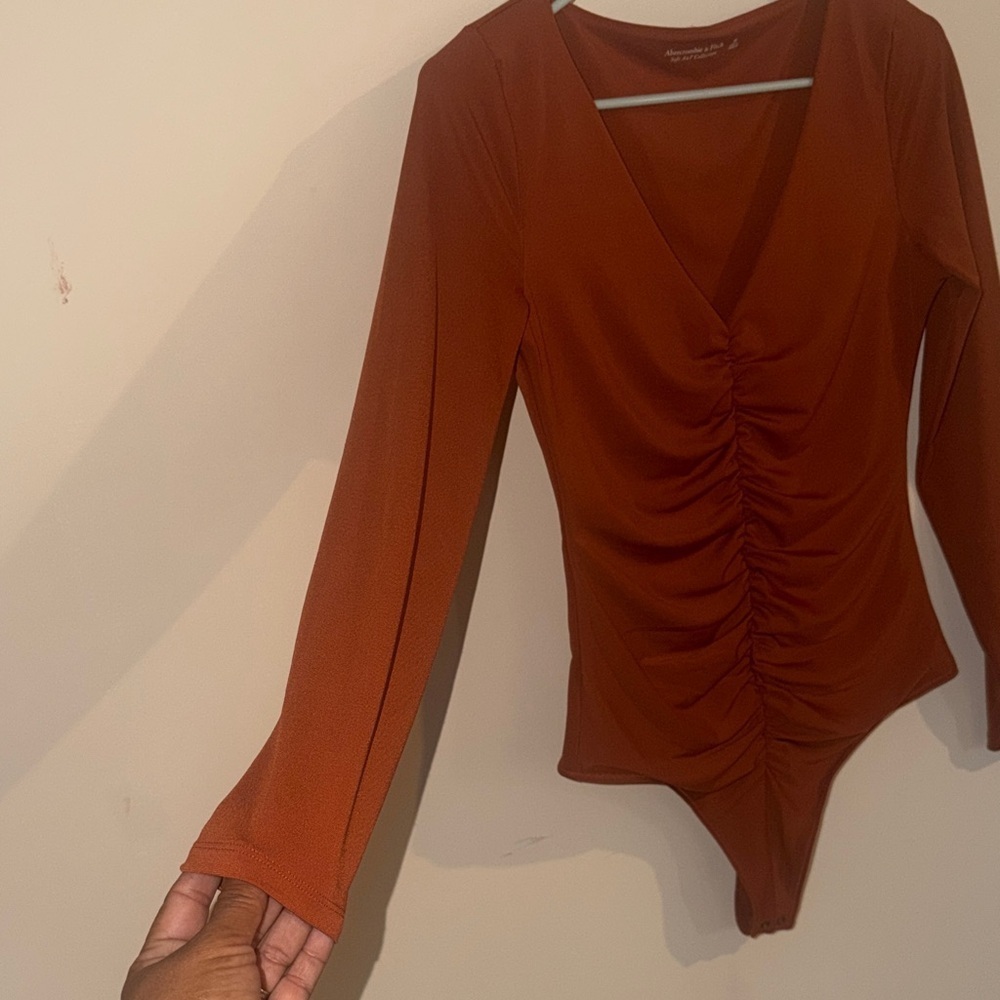 Abercrombie & Fitch Deep V-Neck Bodysuit in Rust - Picture 5 of 7